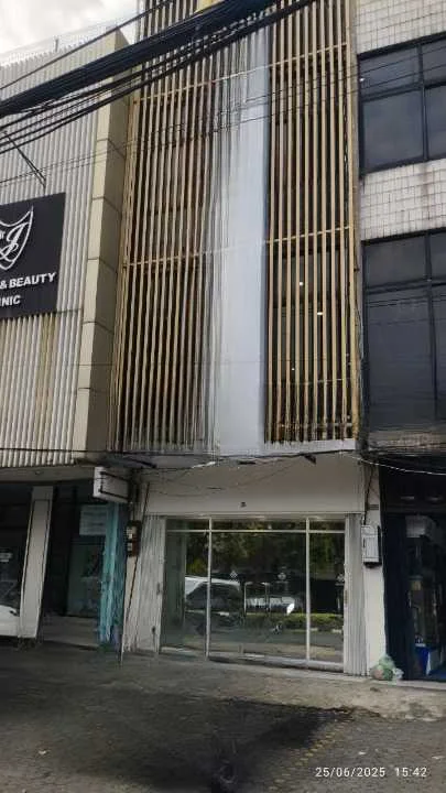 Dijual ruko eksklusif yang berada di kawasan strategis Ngagel Jaya Selatan, Surabaya Timur.