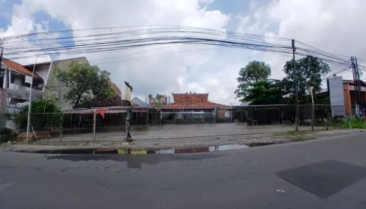 Dijual/Disewakan Rumah Usaha di Jalan Siwalankerto Surabaya Selatan