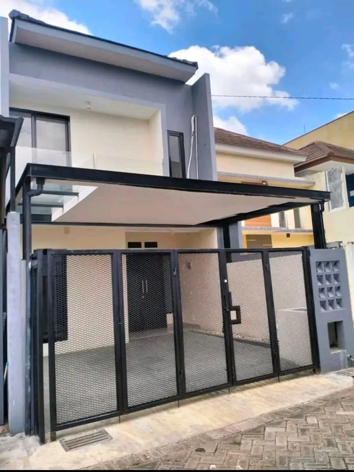 Dijual Rumah Mewah Elegant Harga Sangat Menarik di Gunung Anyar Surabaya Selatan