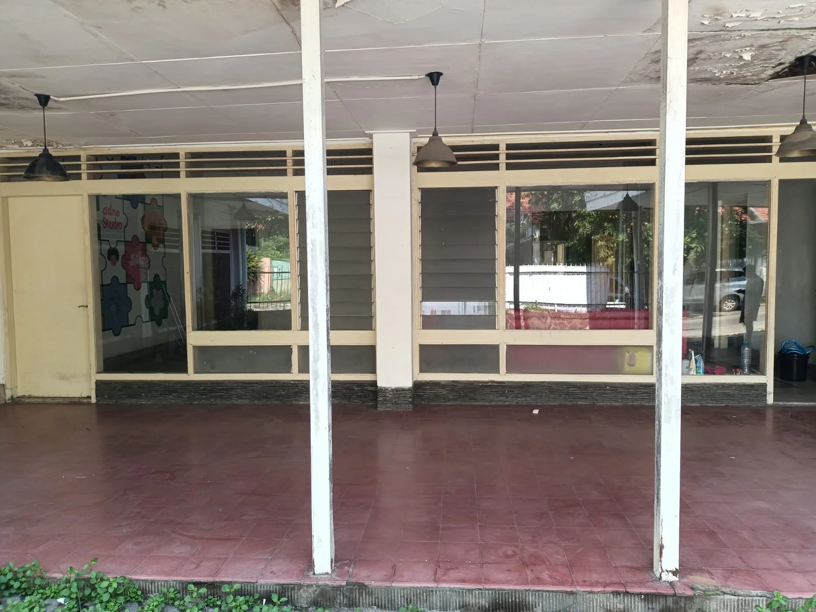 Disewakan Rumah Luas Siap Huni di Dr Wahidin Surabaya Pusat - Thumbnail 3
