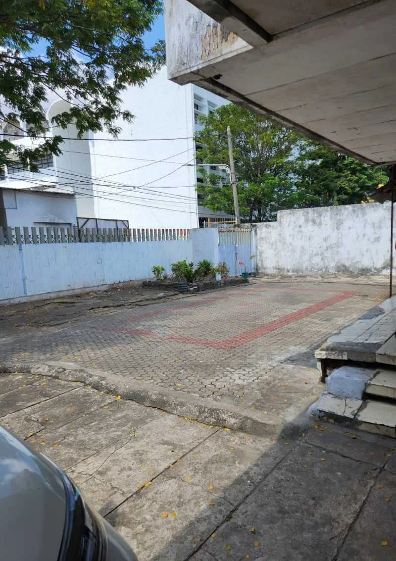 Dijual Rumah Luas Siap Huni di Ratulangi Surabaya Pusat - Thumbnail 2
