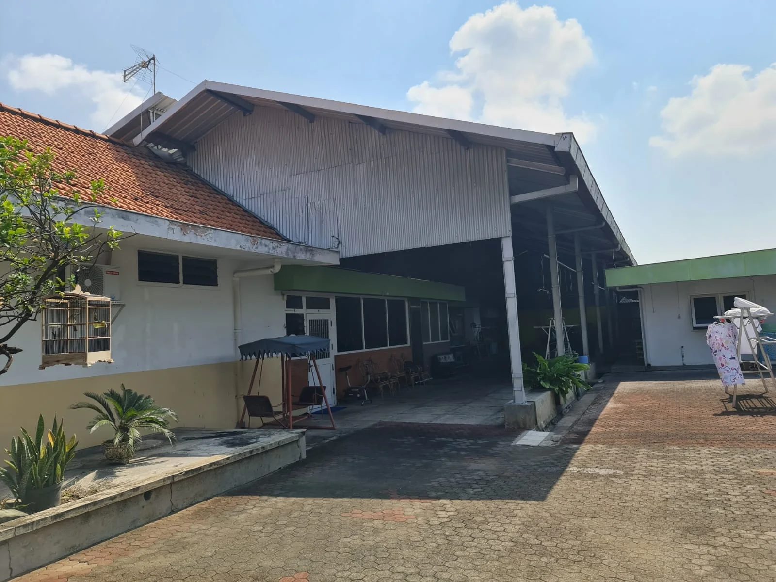 Dijual Rumah Strategis Siap Pakai Lokasi Surabaya Pusat