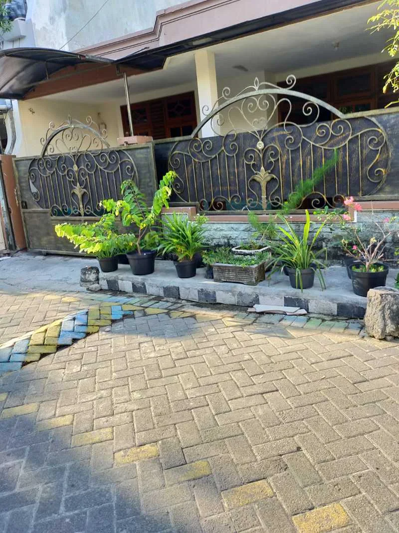 Dijual Rumah Siap Huni di Taman Pondok Indah Wiyung Surabaya Barat - Image 1