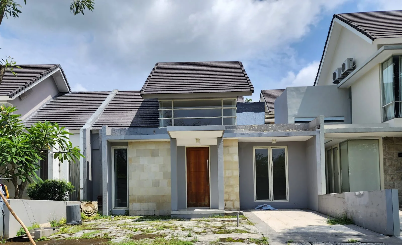 Disewakan Rumah Premium Ideal Di Somerset Citraland Surabaya Barat - Image 1