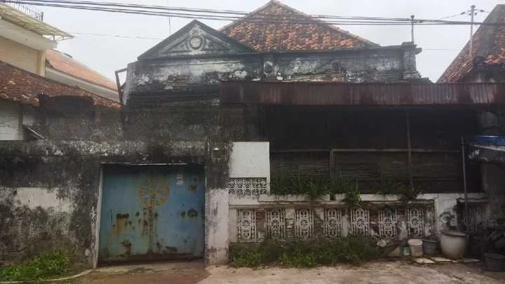 Dijual Rumah Lokasi Strategis di Kawasan Jalan Achmad Jais Surabaya Pusat