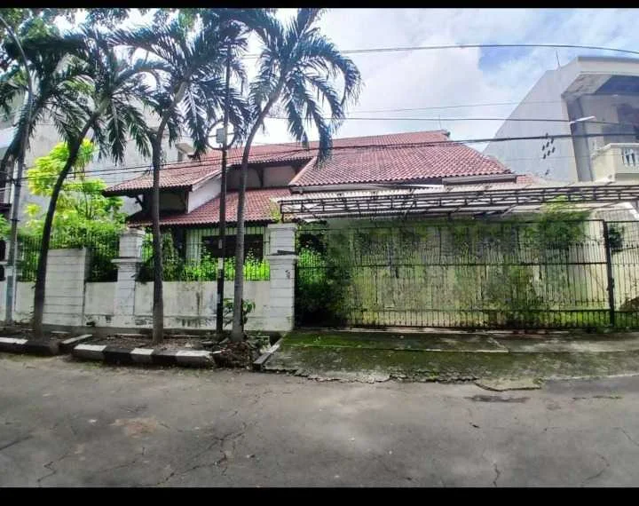Dijual Rumah Strategis Siap Huni di Jemur Andayani Surabaya Selatan