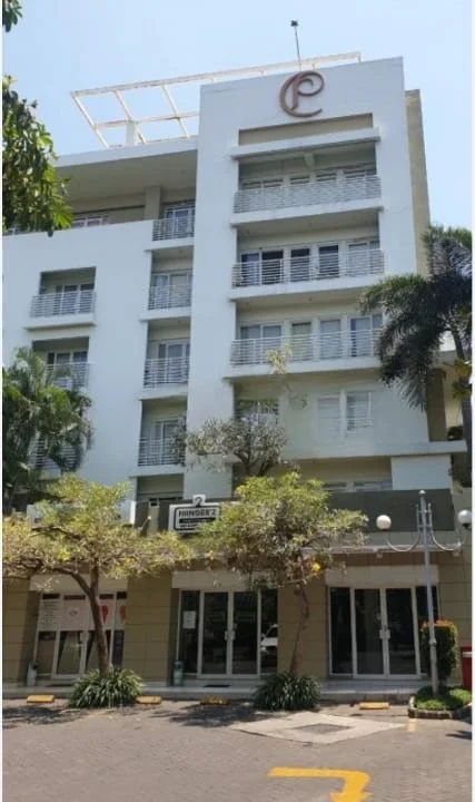 Jual/Sewa 3 Ruko Jadi 1 Lokasi Strategis di Cosmopolis Arif Rahman Hakim Surabaya Timur - Image 1