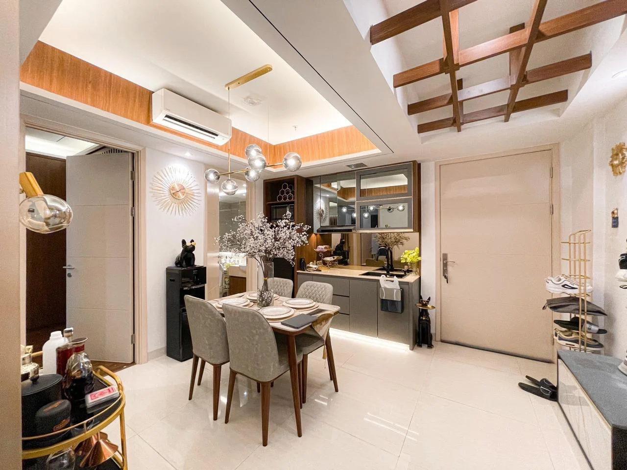 Dijual Apartemen Full Furnished di La Riz Mansion Pakuwon Supermall Surabaya Barat - Thumbnail 3