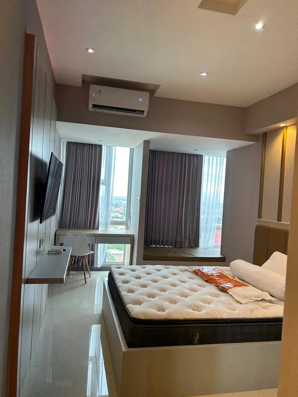 Dijual/Disewakan Apartemen Bagus Full Furnished di Benson Pakuwon Mall Surabaya Barat - Image 1