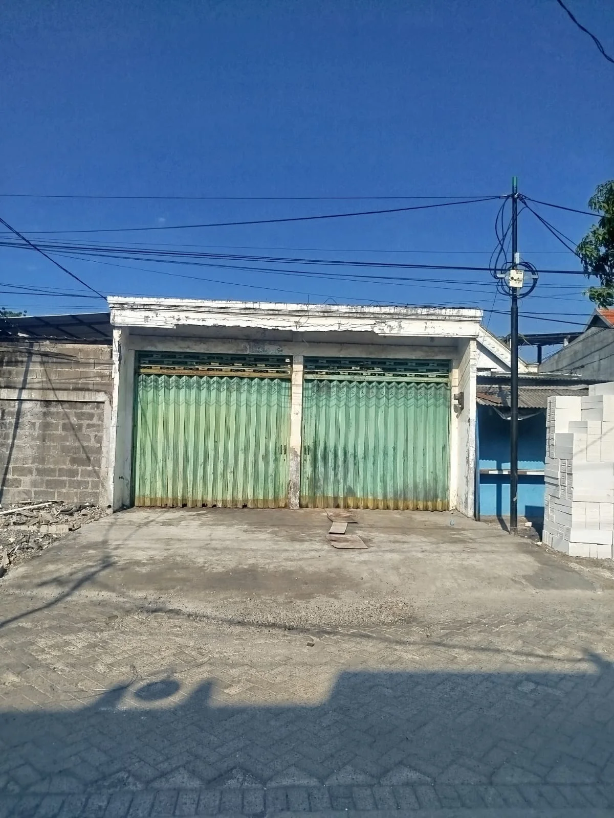 Dijual/Disewakan Toko Strategis di Kepatihan Industri Gresik - Image 1