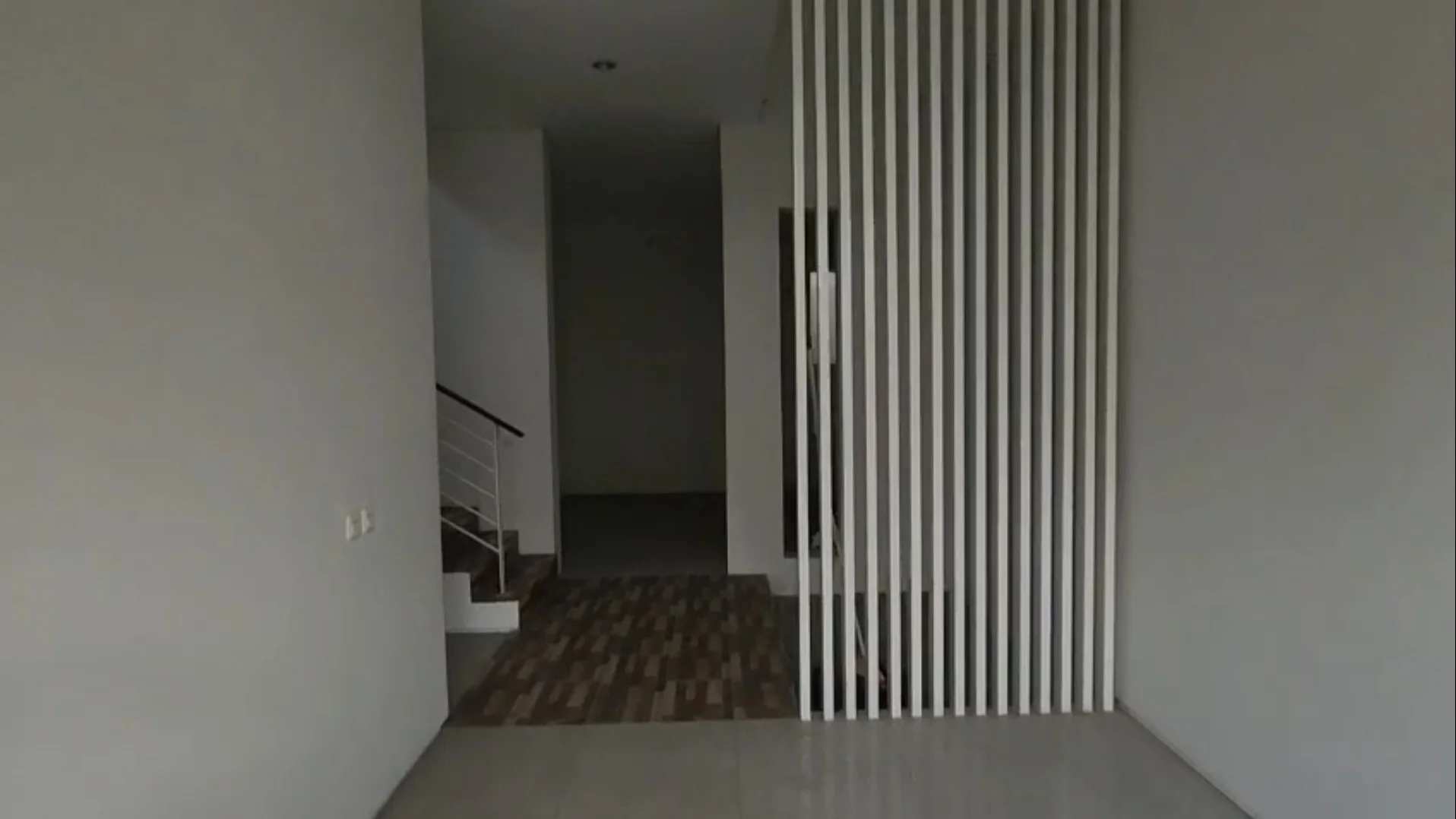 Dijual Rumah Strategis Nyaman di Greenlake Wiyung Surabaya Barat - Thumbnail 2