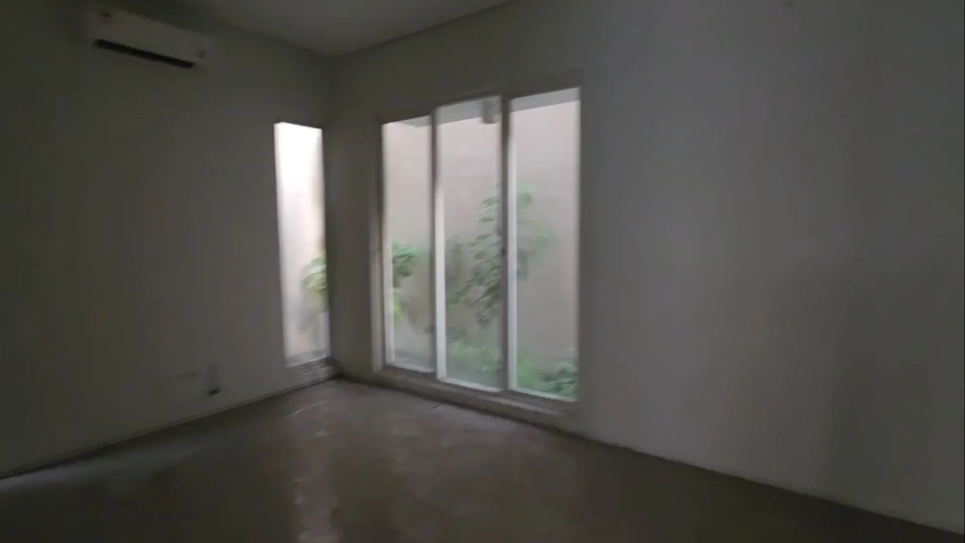 Dijual Rumah Strategis Nyaman di Greenlake Wiyung Surabaya Barat - Thumbnail 3