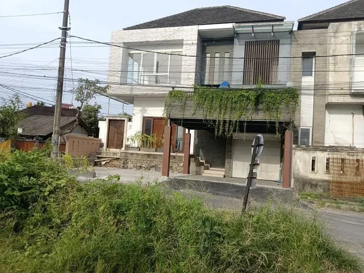 Jual Rumah Mewah Plus Swimming Pool Denpasar Bali dekat Sunset Road