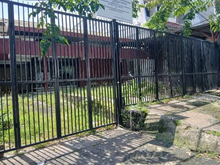 Disewakan Rumah Usaha Luas di Jalan Pucang Anom Timur Surabaya Timur - Image 1