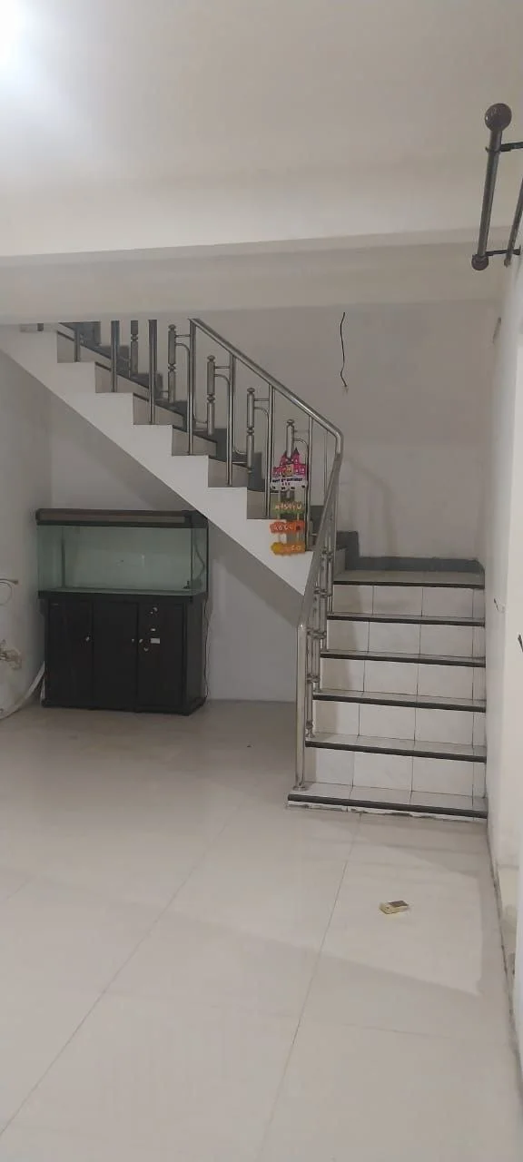 Disewakan Rumah Siap Huni di Jalan Raya Nginden Surabaya Timur - Thumbnail 2