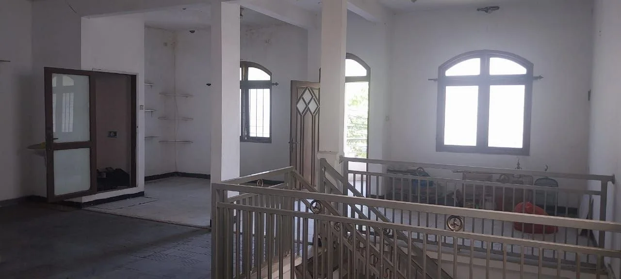 Disewakan Rumah Siap Huni di Jalan Raya Nginden Surabaya Timur - Thumbnail 4