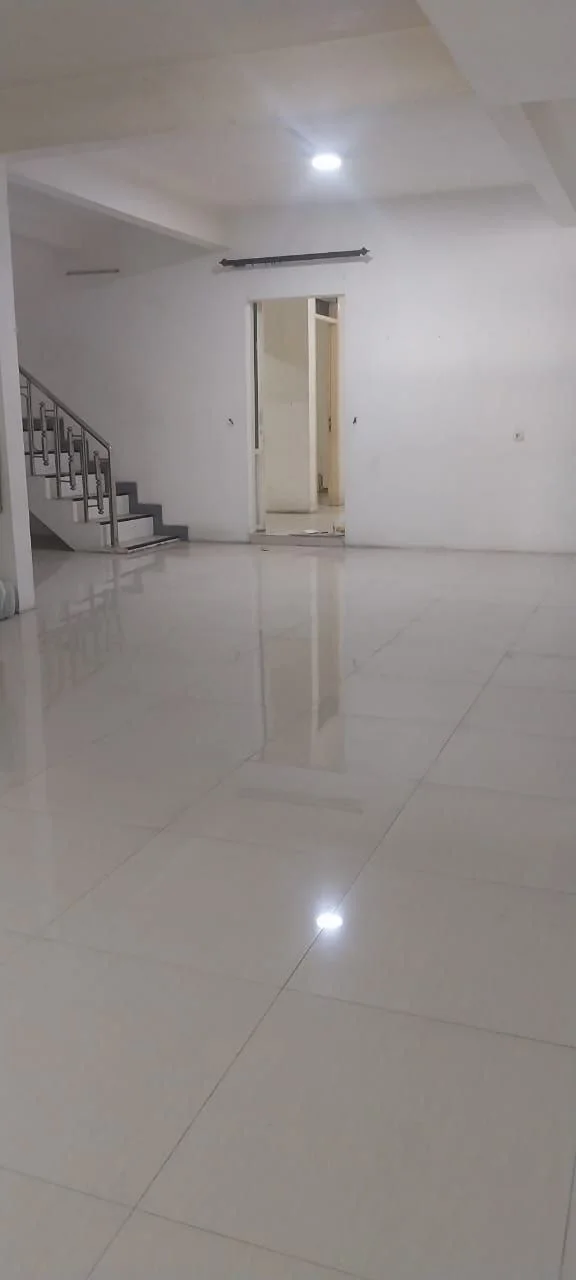 Disewakan Rumah Siap Huni di Jalan Raya Nginden Surabaya Timur - Thumbnail 5