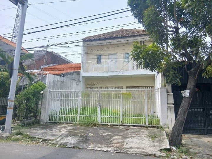 Dijual Murah Rumah Lokasi Strategis di Balongsari Tama Surabaya Barat