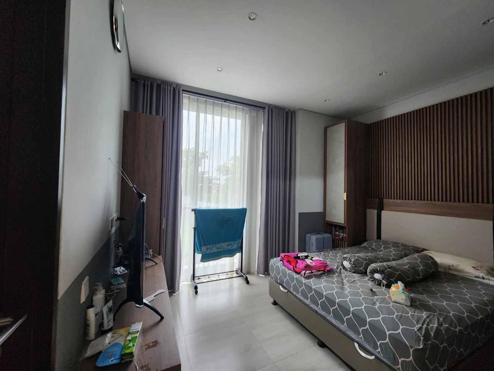 Disewakan Rumah Minimalis di Crystal Golf Citraland Surabaya Barat - Thumbnail 3