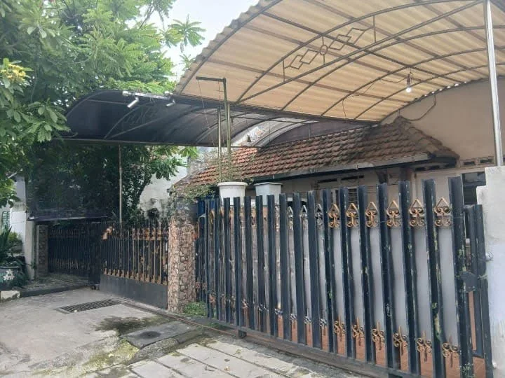 Dijual Murah Rumah di Patmosusastro Surabaya Pusat