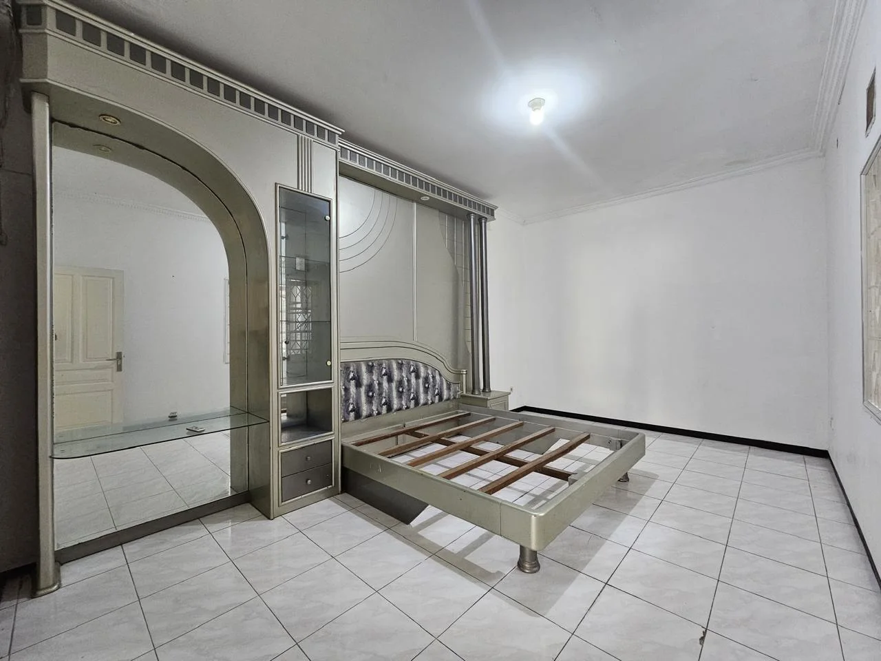 Dijual/Disewakan Rumah Mewah di Taman Ratu Dian Istana Surabaya Barat - Thumbnail 6