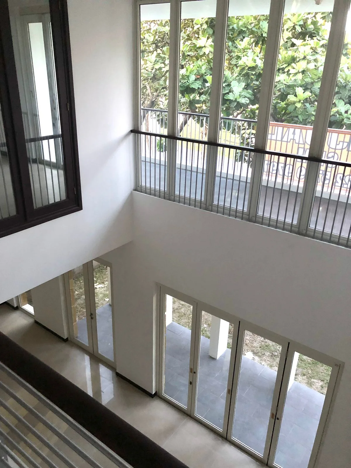 Dijual Rumah Mewah di Diamond Hill Citraland Surabaya Barat - Thumbnail 2