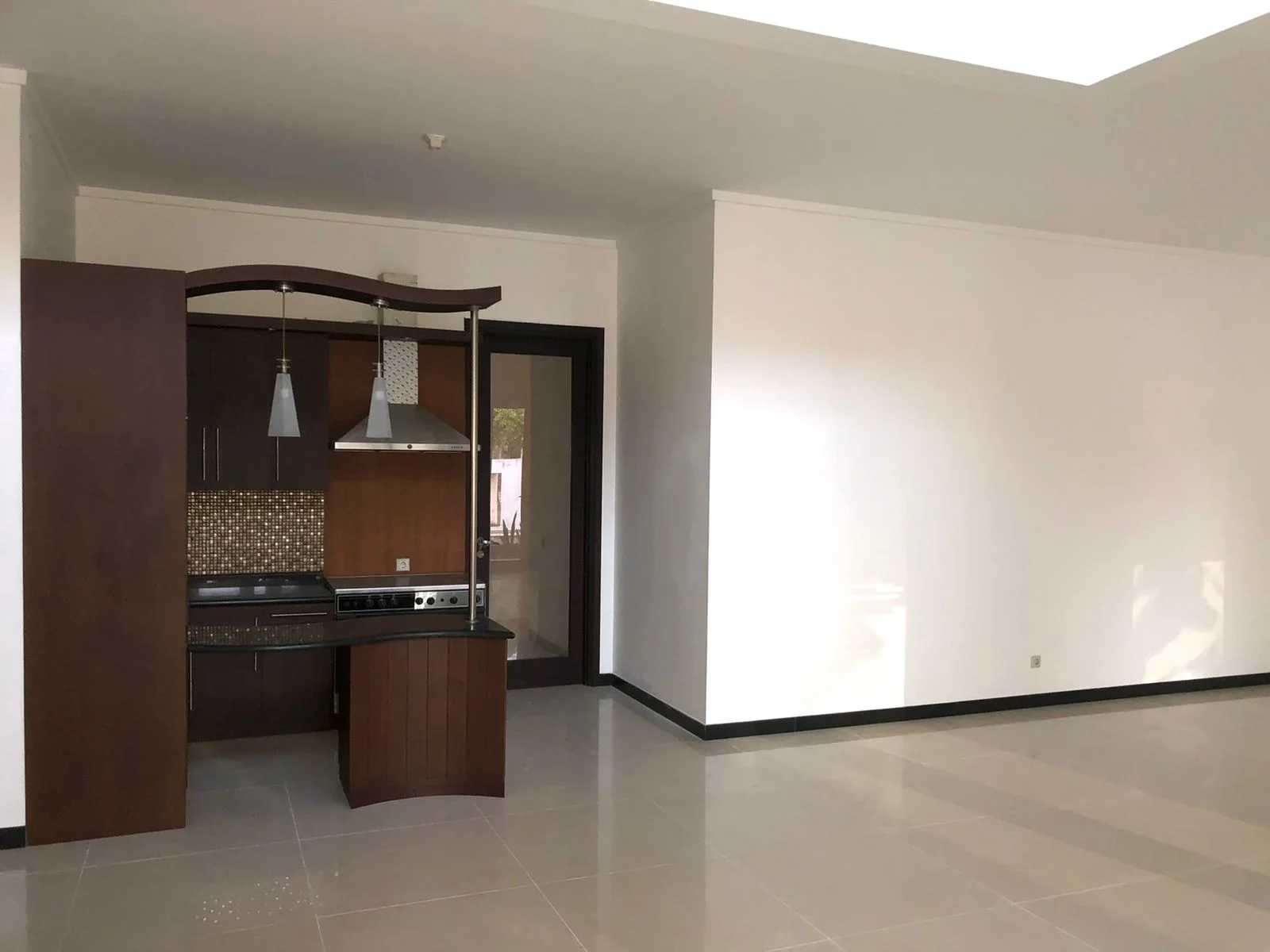 Dijual Rumah Mewah di Diamond Hill Citraland Surabaya Barat - Thumbnail 4