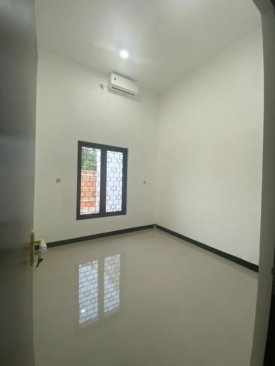 Disewakan Rumah 1 Lantai Siap Huni di Pondok Nirwana Baruk Barat Surabaya Timur - Thumbnail 5