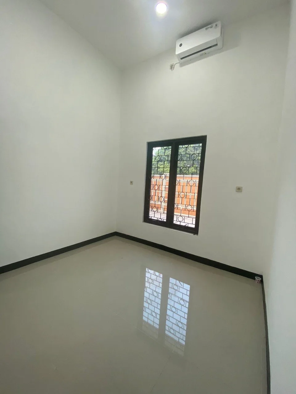 Disewakan Rumah 1 Lantai Siap Huni di Pondok Nirwana Baruk Barat Surabaya Timur - Thumbnail 7
