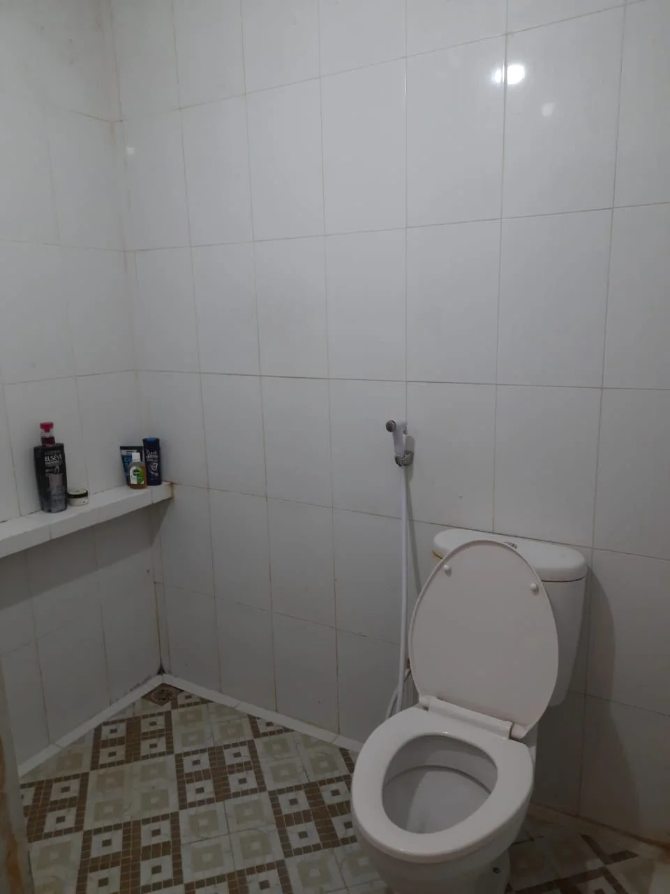 Dijual Rumah Luas Nyaman di Karang Empat Surabaya Timur - Thumbnail 2