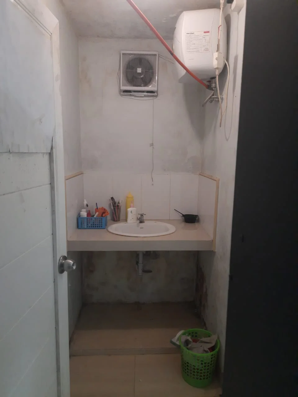 Dijual Rumah Luas Nyaman di Karang Empat Surabaya Timur - Thumbnail 5