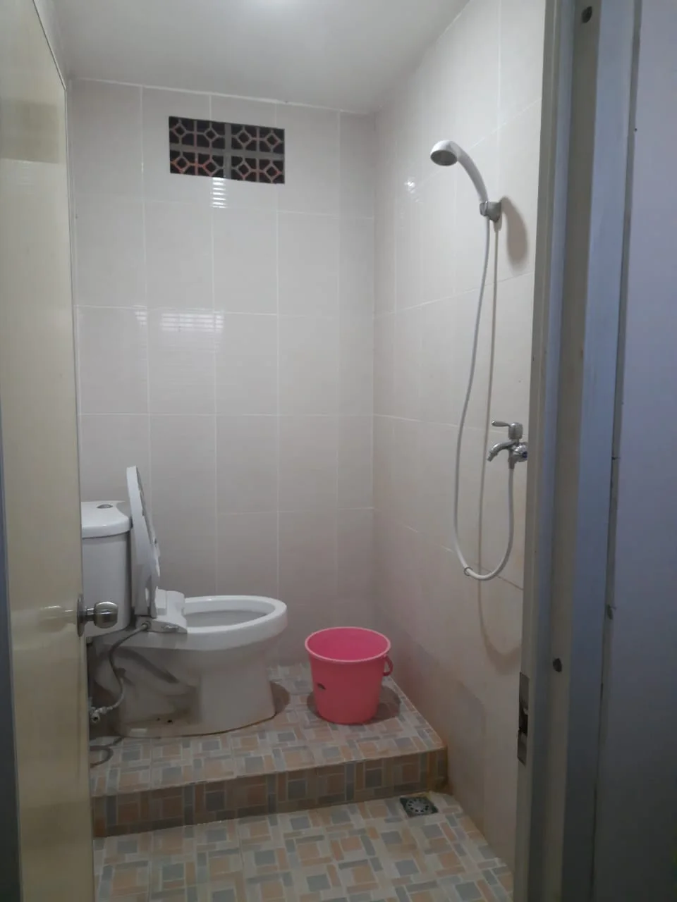 Dijual Rumah Luas Nyaman di Karang Empat Surabaya Timur - Thumbnail 7