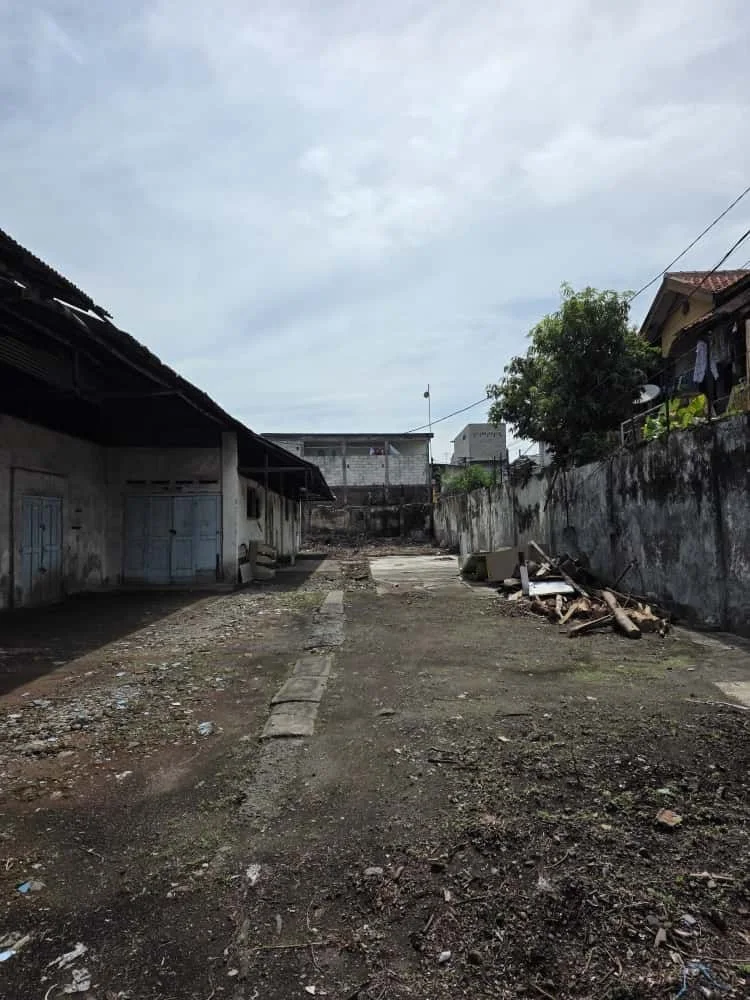 Disewakan Gudang Luas Strategis di Jalan Raya Ngaglik Surabaya Timur - Thumbnail 2