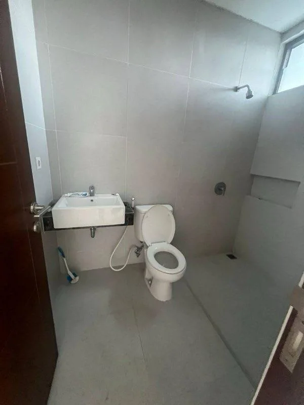 Disewakan Rumah Baru Nyaman Taman Puspa Raya Citraland Surabaya Barat (bbaa) - Thumbnail 7