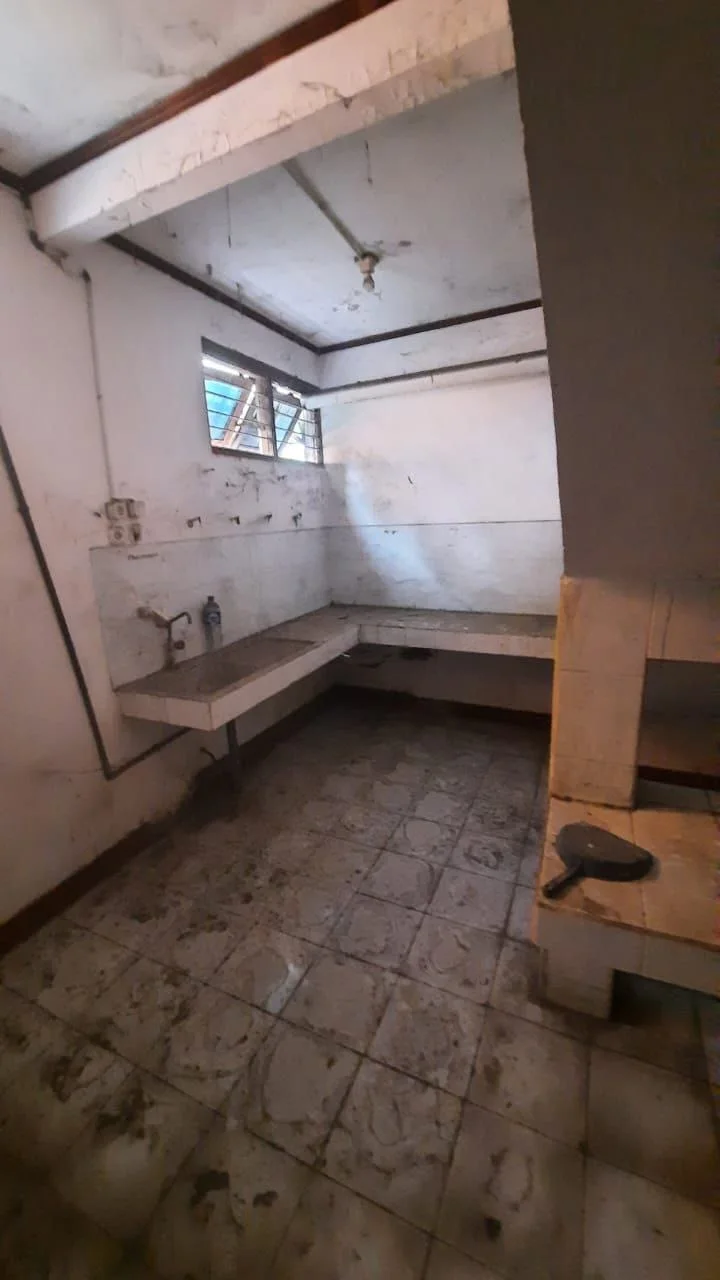Dijual Rumah 1 Lantai Nyaman Pucang Sewu Lokasi Strategis Surabaya Timur - Thumbnail 2