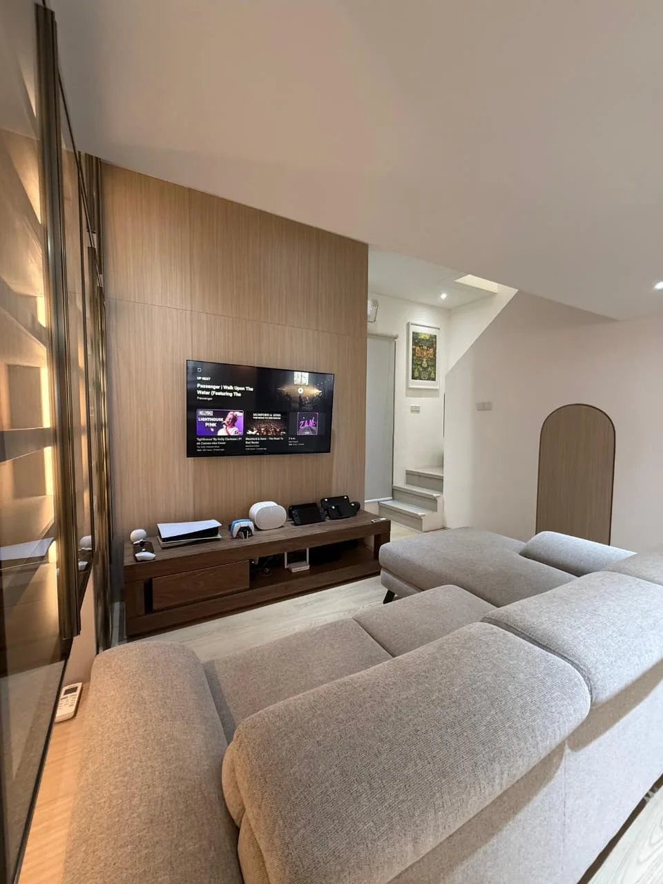 Dijual Rumah Modern Elegan Compact Harga 1,7 Miliar di Kawasan Northwest Central Citraland Surabaya Barat - Thumbnail 2
