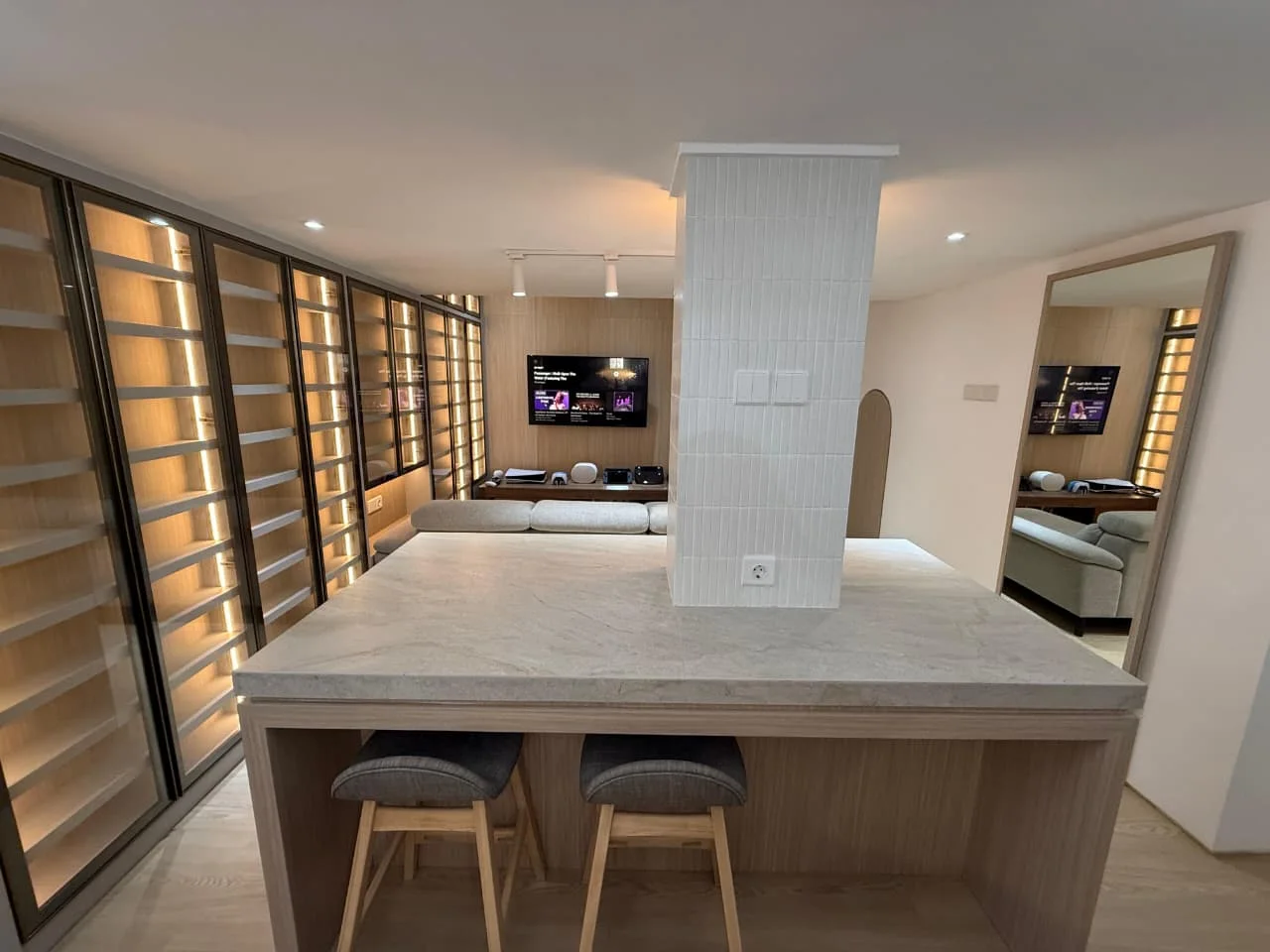 Dijual Rumah Modern Elegan Compact Harga 1,7 Miliar di Kawasan Northwest Central Citraland Surabaya Barat - Thumbnail 4