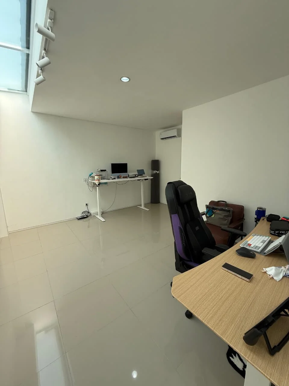 Dijual Rumah Modern Elegan Compact Harga 1,7 Miliar di Kawasan Northwest Central Citraland Surabaya Barat - Thumbnail 7