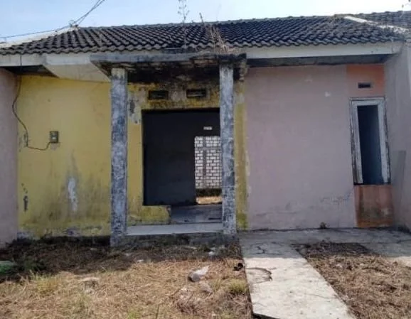 Dijual Rumah Hitung Tanah di Perumahan Bhummi Jati Permai Gresik - Image 1