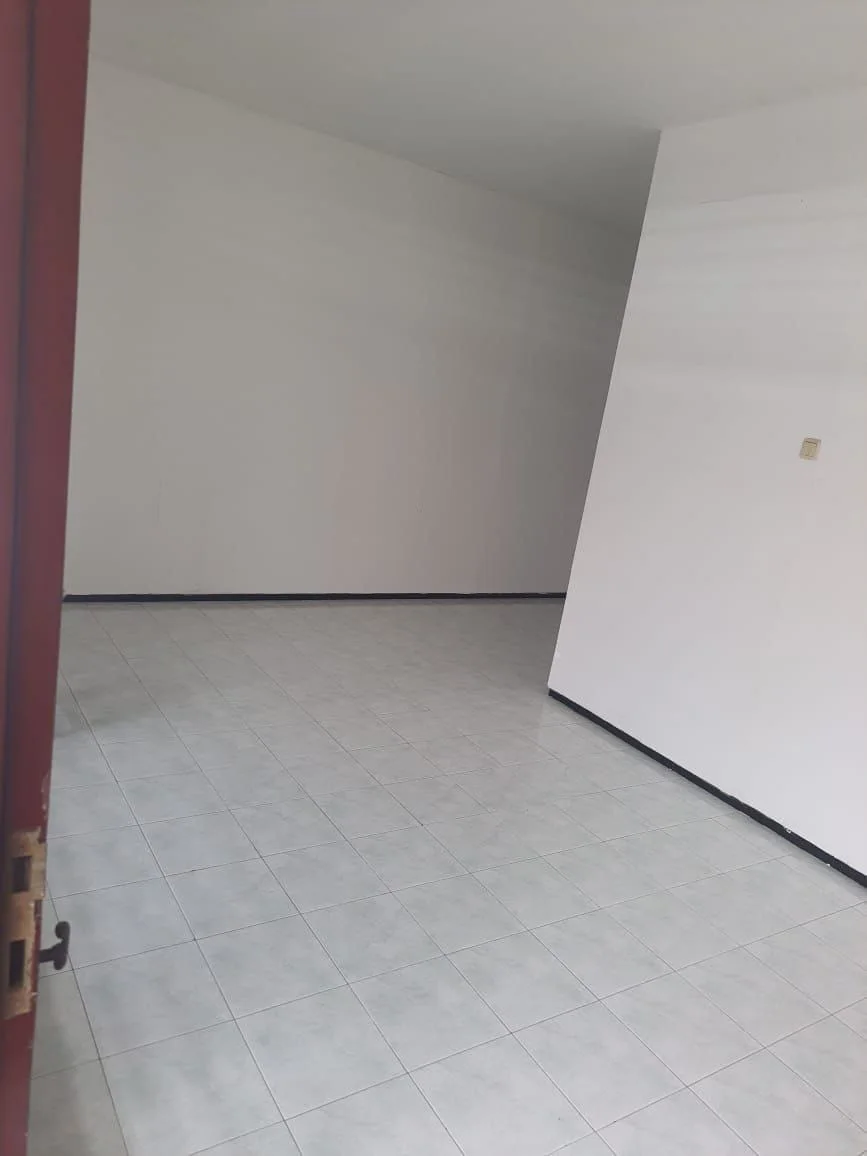 Dijual / Disewakan Rumah Jalan Pucang Anom Siap Huni Lokasi Strategis Surabaya Timur - Thumbnail 5