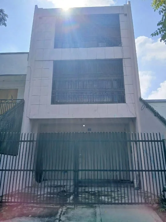 Dijual / Disewa Ruko 3 Lantai Frontage A Yani Lokasi Strategis Surabaya Selatan - Image 1