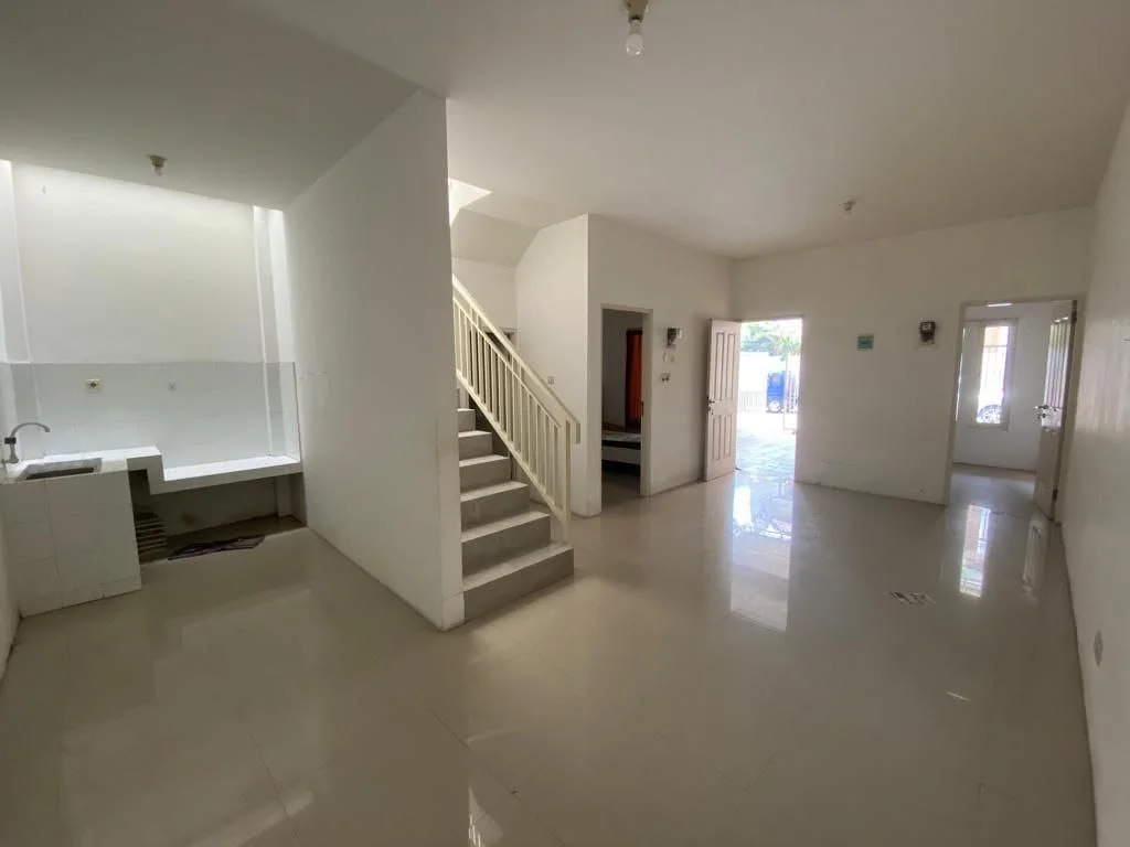 Dijual Rumah 2 Lantai Furnished Siap Huni Jalan Kutisari Surabaya Selatan - Thumbnail 2