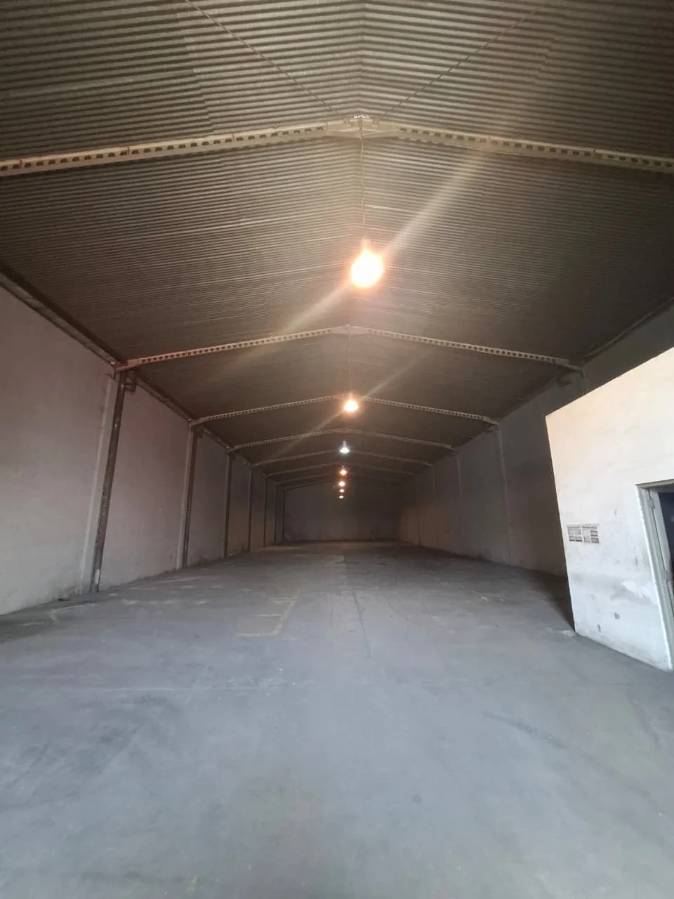 Disewakan Gudang Strategis Luas Siap Huni di Margomulyo Greges Surabaya Barat - Image 1