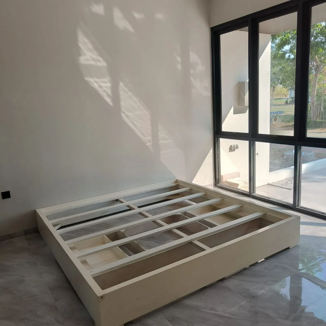 Dijual Rumah Siap Huni di Grand Pakuwon North Victoria Surabaya Barat - Thumbnail 2
