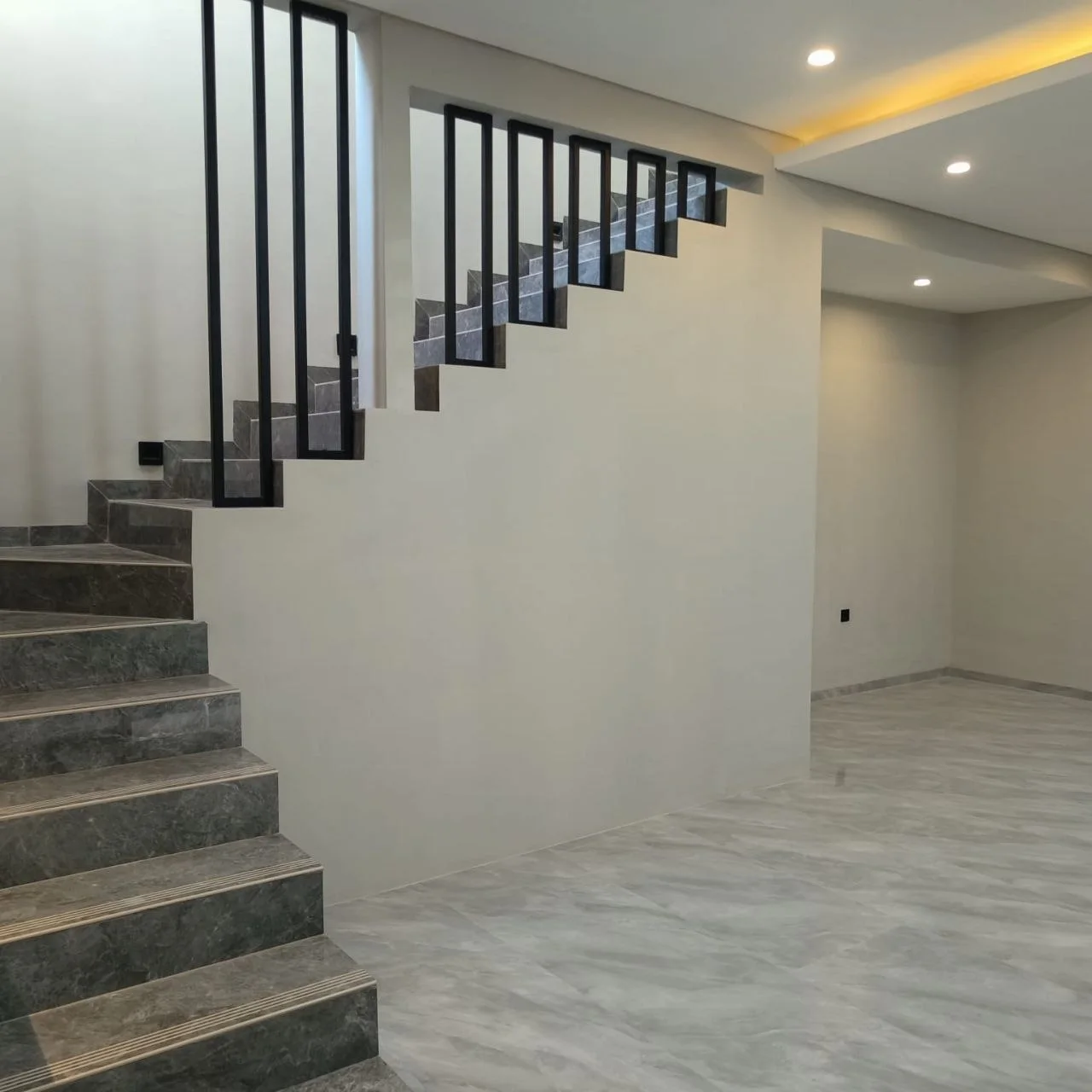 Dijual Rumah Siap Huni di Grand Pakuwon North Victoria Surabaya Barat - Thumbnail 4