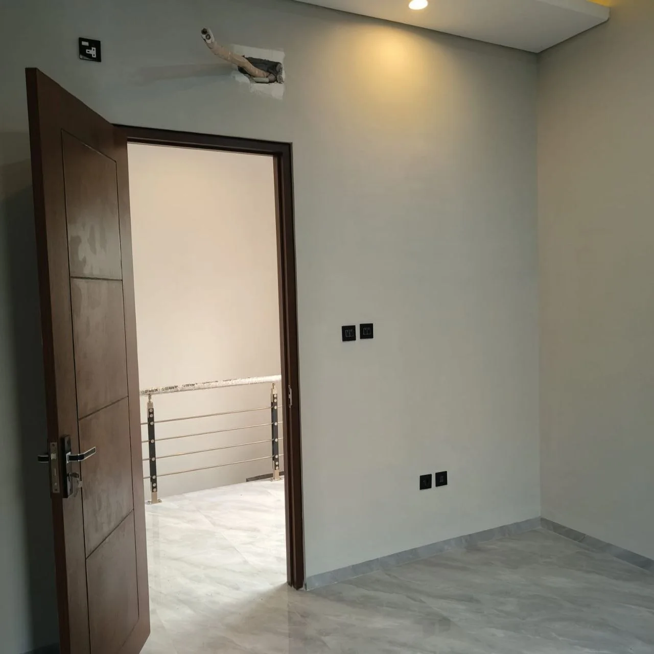 Dijual Rumah Siap Huni di Grand Pakuwon North Victoria Surabaya Barat - Thumbnail 5