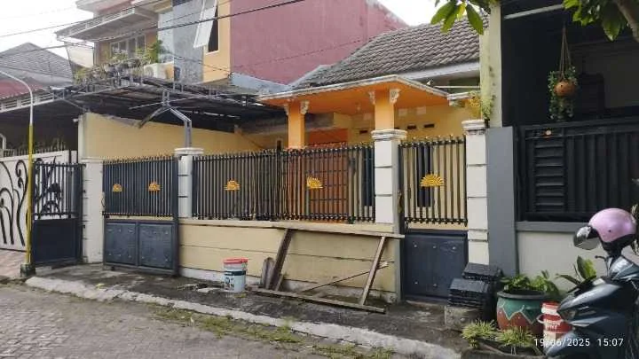 Dijual Rumah Siap Huni di Perumahan Western Village Benowo Surabaya Barat - Image 1