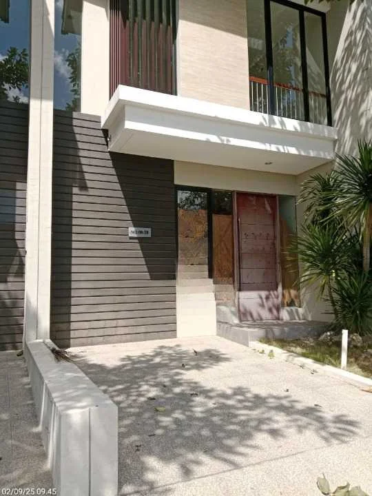 Dijual Rumah Northwest Lake Surabaya Barat