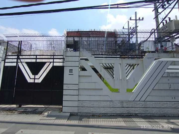 Disewakan Rumah Lokasi Strategis Surabaya Barat