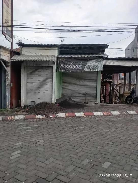 Dijual Rumah Usaha Lokasi Strategis di Sunan Prapen Wilayah Gresik